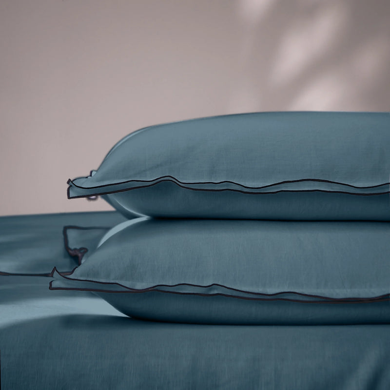 Bourdon Edge blue set of Pillowcases 