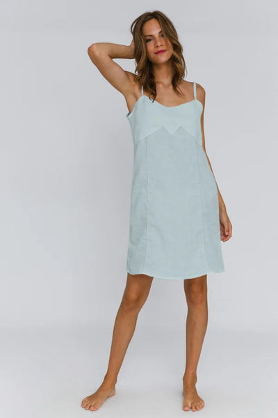 Washed Linen Nightgown "Olívia" icy blue