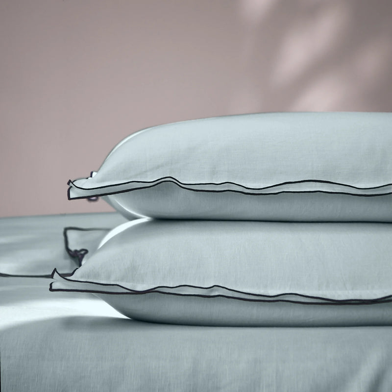 Bourdon Edge light blue set of Pillowcases 