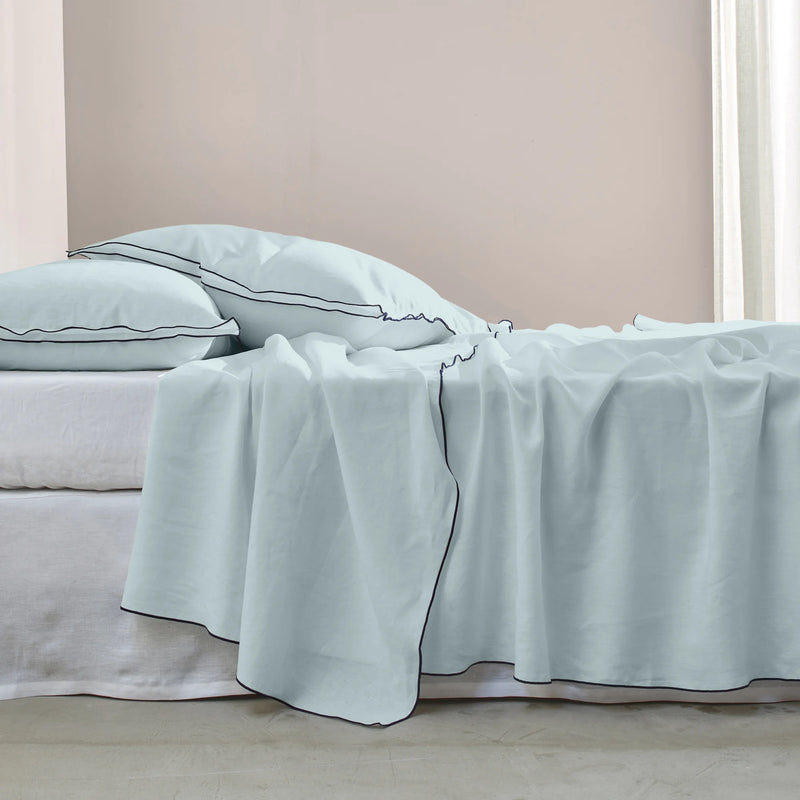 Bourdon Edge Flat Sheets Light Blue