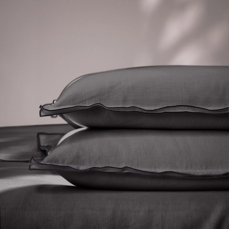 Bourdon Edge dark grey set of Pillowcases