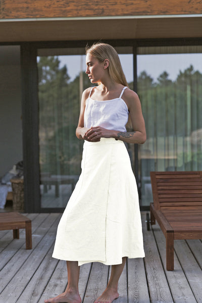 Casual long flared skirt in ivory linen 