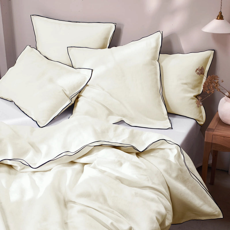 Bourdon Edge ivory set of Pillowcases 