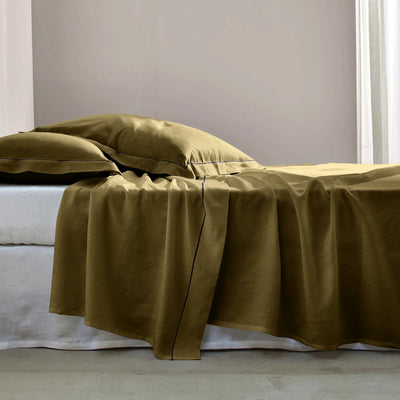 Bourdon border linen flat sheet green