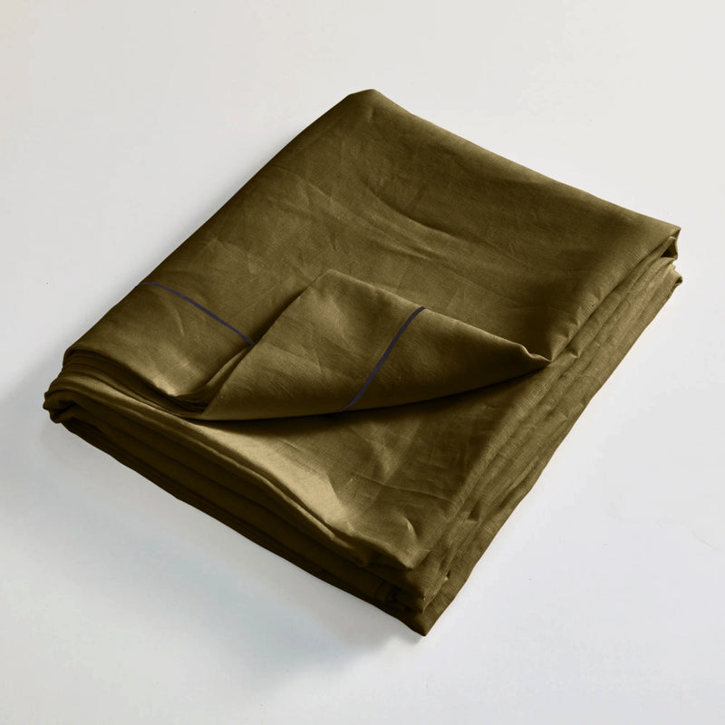 Bourdon linen flat sheet folded green