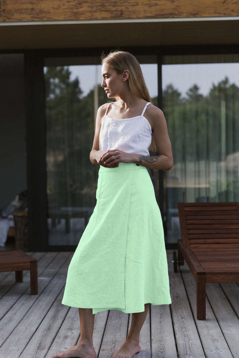 Casual long flared skirt in mint green linen