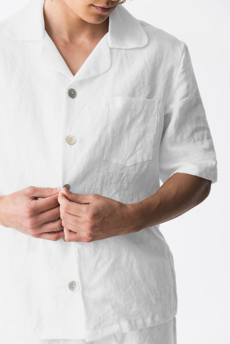 “Emanuel” short-sleeved linen pajama jacket white