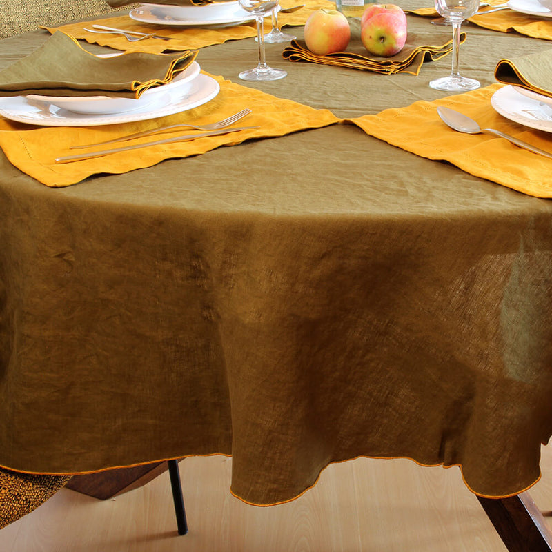 Tablecloth with Bourdon Edge border 